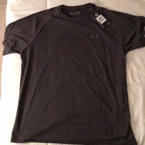 Brand new men’s underarmour t-shirt